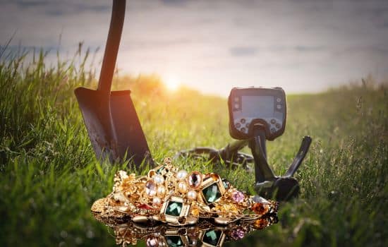 Aventura digital: Encuentra metales preciosos con tu celular