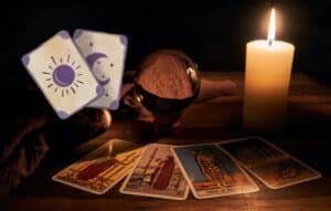 Predice tu destino desde el celular: Tarot y lectura de manos