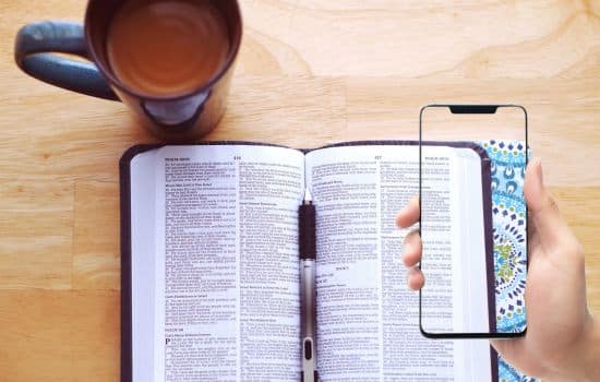 Leer la Biblia y Conéctate con la Palabra