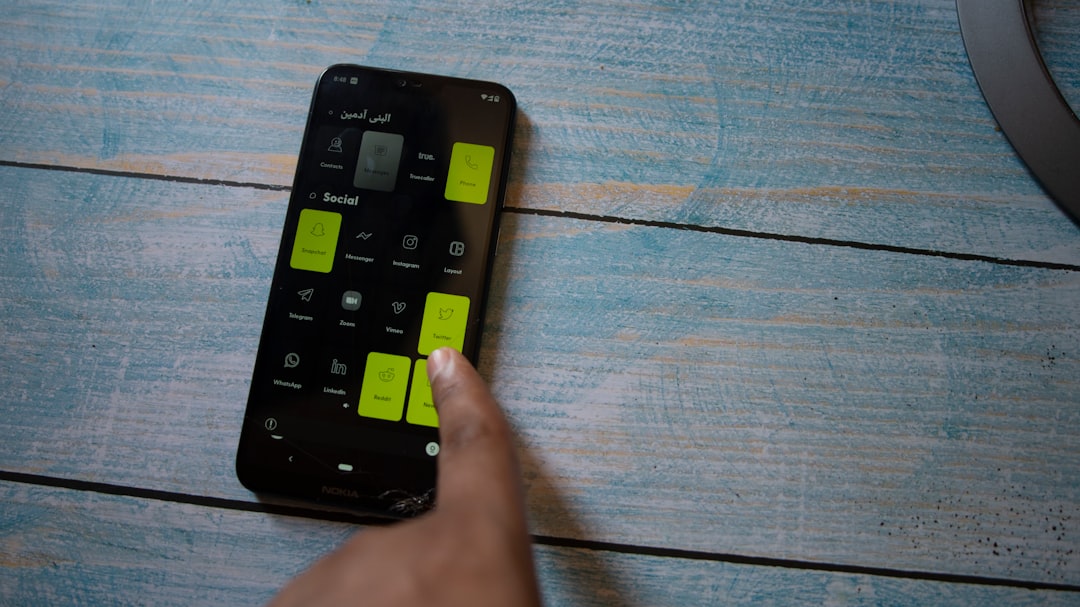 Convierte tu móvil en el control remoto de tu RV