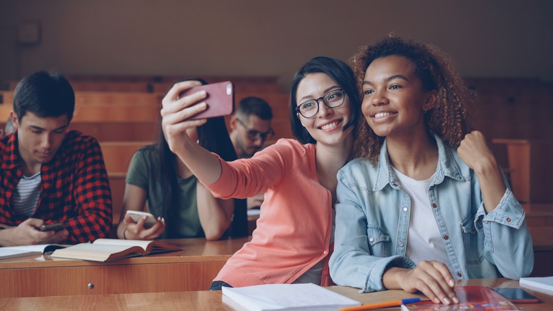Aprende las normas de tráfico usando tu móvil ahora mismo