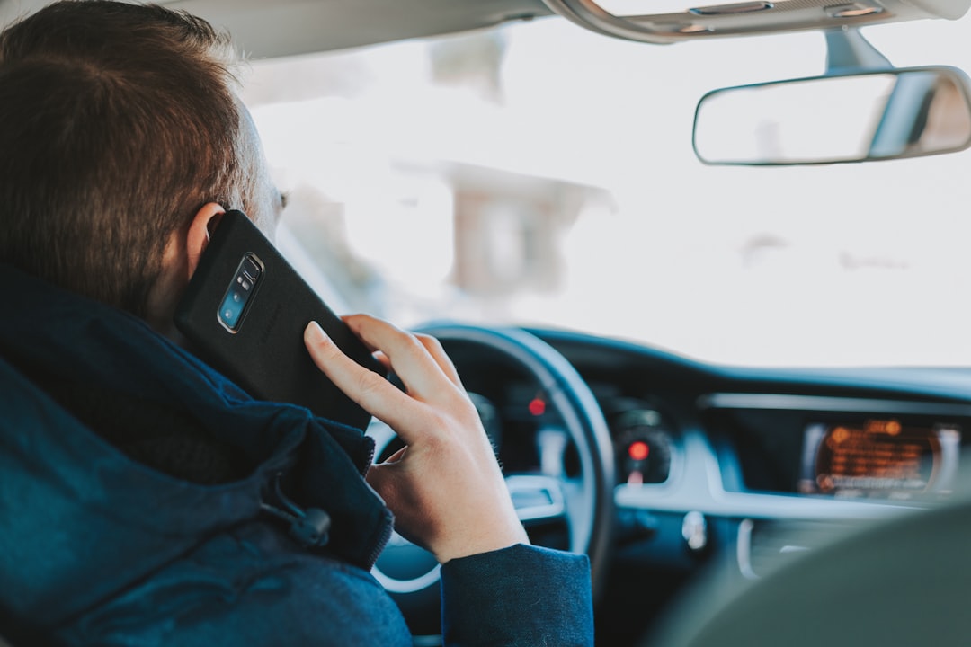 Estudia para el examen de conducir desde tu celular