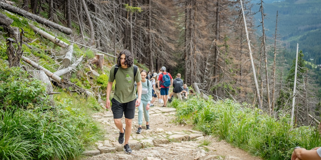 Explora rutas de aventura en todo el mundo con app